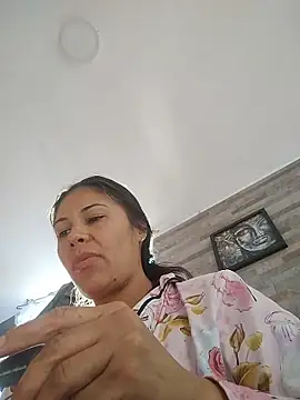 KittyHoleshot87 online show from 5, 2, 2026