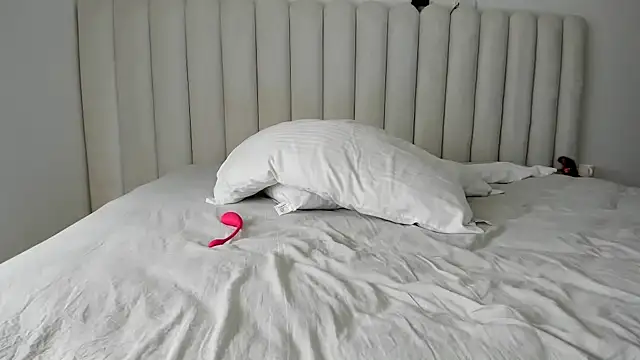 Meganbelford1 online show from 25, 3, 2026