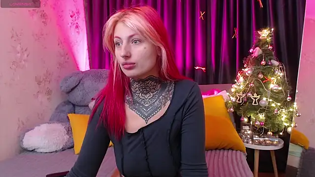 Nina Blum  online show from 21, 12, 2025