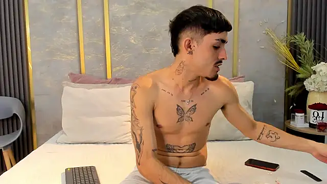 Snapshot of NikoStone_ chatting on 6, 11, 2025 NikoStone online show from 6, 11, 2025