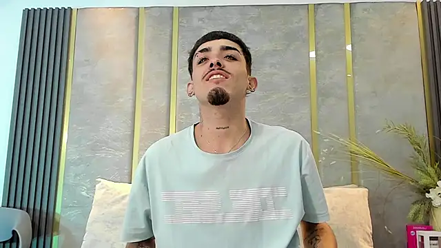 Snapshot of NikoStone_ chatting on 3, 12, 2025 NikoStone online show from 3, 12, 2025