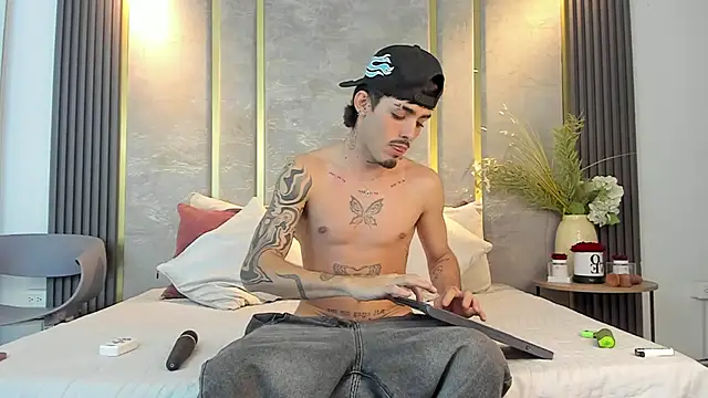 Snapshot of NikoStone_ chatting on 11, 6, 2026 NikoStone online show from 11, 6, 2026