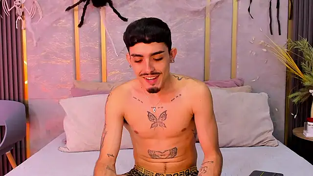 Snapshot of NikoStone_ chatting on 26, 10, 2025 NikoStone online show from 26, 10, 2025