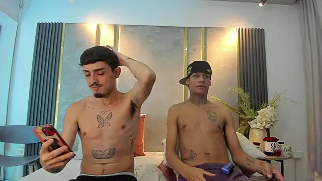 Snapshot of NikoStone_ chatting on 19, 11, 2025 NikoStone online show from 19, 11, 2025