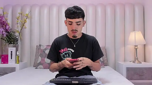 NikoStone  online show from 22, 4, 2026