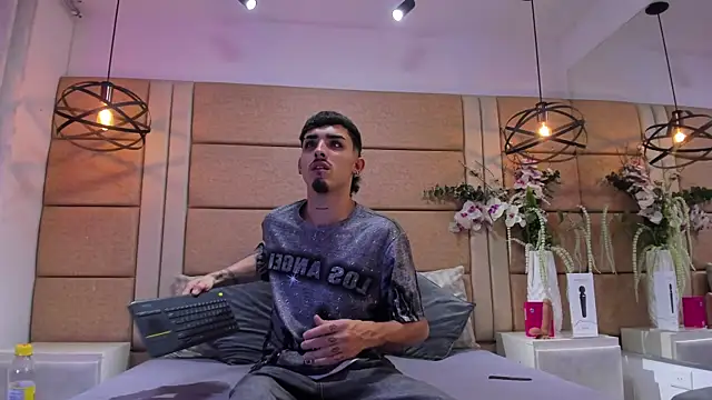 NikoStone  online show from 8, 5, 2026