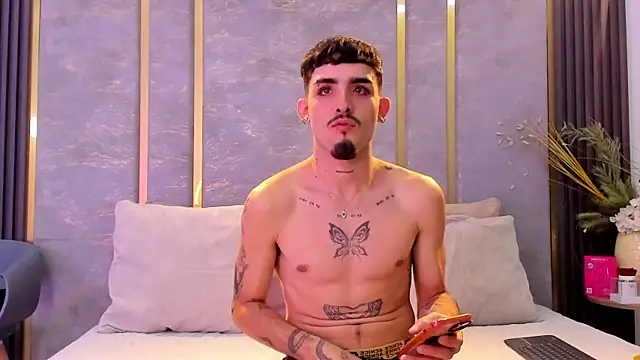 Snapshot of NikoStone_ chatting on 15, 10, 2025 NikoStone online show from 15, 10, 2025