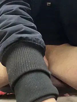 Snapshot of bmwe71 chatting on 27, 11, 2025 bmwe71 online show from 27, 11, 2025