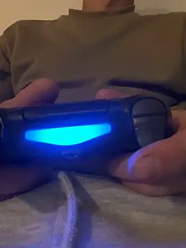 Snapshot of bmwe71 chatting on 15, 10, 2025 bmwe71 online show from 15, 10, 2025