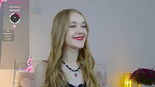 Snapshot of KumiKruz chatting on 30, 10, 2025 KumiKruz online show from 30, 10, 2025