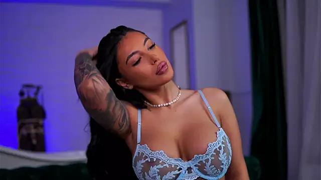 AishaaDevoe online show from 18, 12, 2025