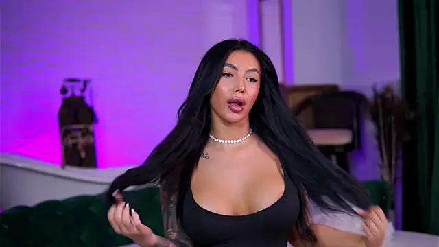 Snapshot of AishaaDevoe chatting on 20, 11, 2025 AishaaDevoe online show from 20, 11, 2025