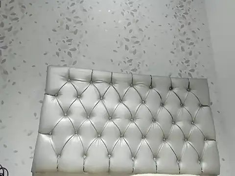 Snapshot of michelle_perla chatting on 18, 10, 2025 michelle perla online show from 18, 10, 2025