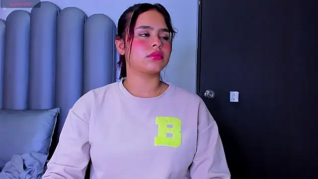 Sofia villareal online show from 7, 1, 2026