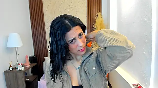 Thais kim online show from 5, 11, 2025