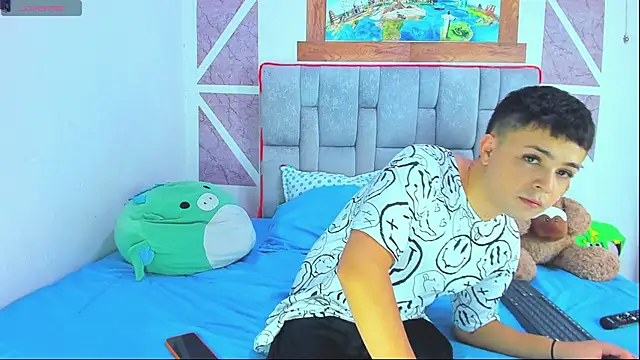 Snapshot of christopher_Hot chatting on 1, 3, 2026 christopher Hot online show from 1, 3, 2026