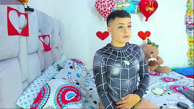 Snapshot of christopher_Hot chatting on 17, 2, 2026 christopher Hot online show from 17, 2, 2026