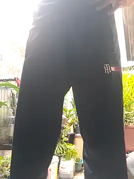 Snapshot of Dedede32 chatting on 28, 10, 2025 Dedede32 online show from 28, 10, 2025