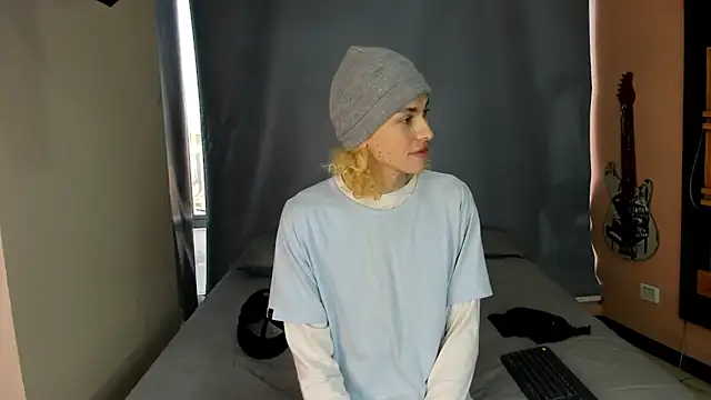 Snapshot of Aaron_Fordd chatting on 21, 11, 2025 Aaron Fordd online show from 21, 11, 2025