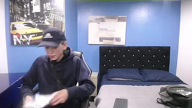 Snapshot of Aaron_Fordd chatting on 3, 10, 2025 Aaron Fordd online show from 3, 10, 2025