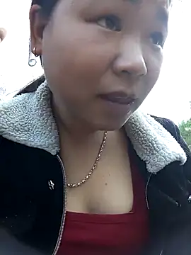 Snapshot of may-squirl chatting on 16, 11, 2025 may-squirl online show from 16, 11, 2025