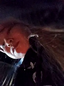 Snapshot of may-squirl chatting on 25, 10, 2025 may-squirl online show from 25, 10, 2025