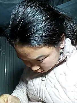 Snapshot of may-squirl chatting on 20, 11, 2025 may-squirl online show from 20, 11, 2025