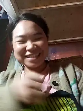 Snapshot of may-squirl chatting on 5, 11, 2025 may-squirl online show from 5, 11, 2025