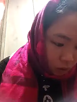 Snapshot of may-squirl chatting on 22, 11, 2025 may-squirl online show from 22, 11, 2025