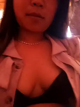 Snapshot of may-squirl chatting on 28, 11, 2025 may-squirl online show from 28, 11, 2025