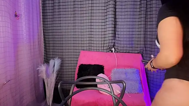 Kayleemorales online show from 12, 1, 2026