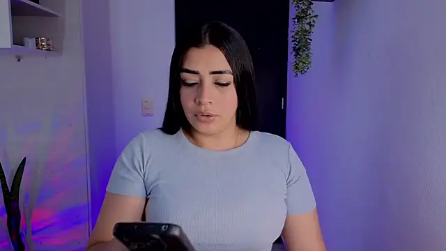 Snapshot of Kayleemorales chatting on 13, 5, 2026 Kayleemorales online show from 13, 5, 2026