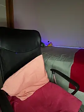 larajuli online show from 18, 4, 2026