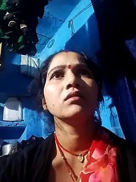 Jooli xx online show from 18, 3, 2026