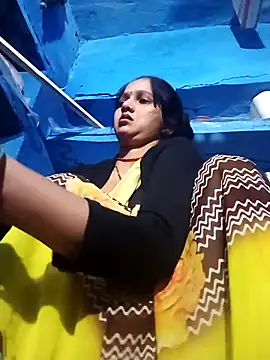 Jooli xx online show from 10, 4, 2026