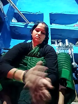 Jooli xx online show from 25, 2, 2026