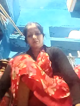 Jooli xx online show from 4, 4, 2026