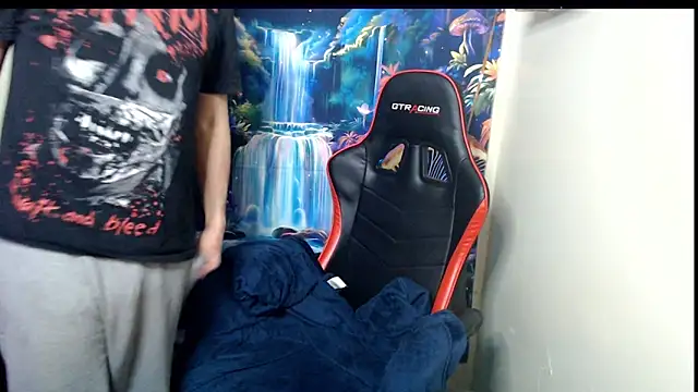 Snapshot of YoBlezz chatting on 21, 12, 2025 YoBlezz online show from 21, 12, 2025