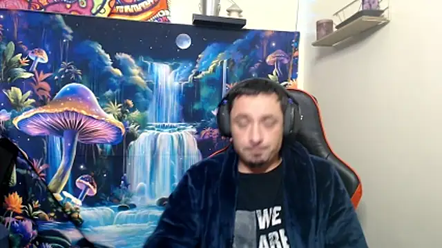 Snapshot of YoBlezz chatting on 20, 12, 2025 YoBlezz online show from 20, 12, 2025