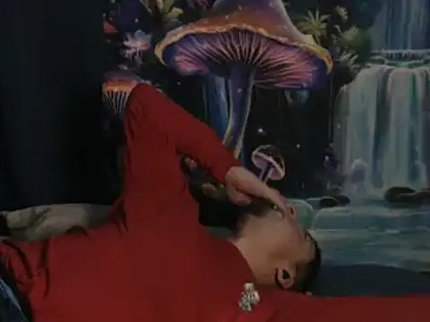 Snapshot of YoBlezz chatting on 25, 11, 2025 YoBlezz online show from 25, 11, 2025