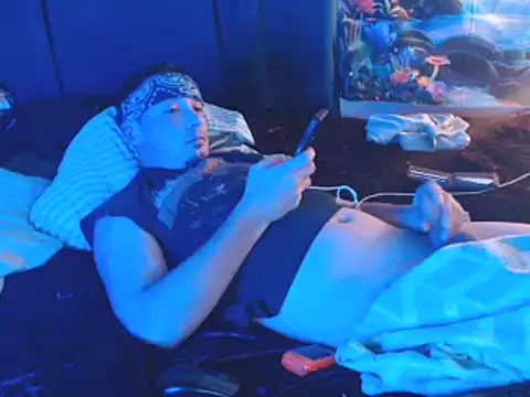 Snapshot of YoBlezz chatting on 16, 11, 2025 YoBlezz online show from 16, 11, 2025