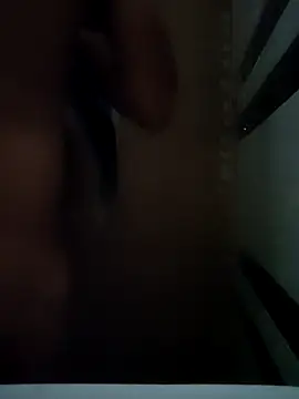 Snapshot of johnysinsr chatting on 4, 11, 2025 johnysinsr online show from 4, 11, 2025