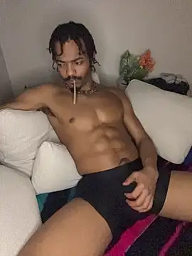 TRILLAHUNG online show from 1, 2, 2026