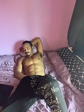 Snapshot of TRILLAHUNG chatting on 17, 3, 2026 TRILLAHUNG online show from 17, 3, 2026