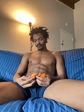 TRILLAHUNG online show from 8, 1, 2026