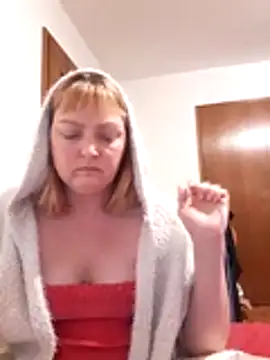 Snapshot of LiluLiluLilu chatting on 8, 11, 2025 LiluLiluLilu online show from 8, 11, 2025