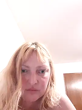 Snapshot of LiluLiluLilu chatting on 12, 10, 2025 LiluLiluLilu online show from 12, 10, 2025