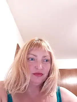 Snapshot of LiluLiluLilu chatting on 23, 10, 2025 LiluLiluLilu online show from 23, 10, 2025