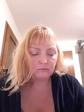 Snapshot of LiluLiluLilu chatting on 20, 10, 2025 LiluLiluLilu online show from 20, 10, 2025