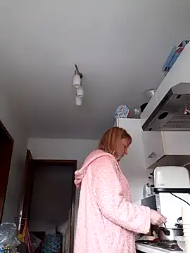 Snapshot of LiluLiluLilu chatting on 17, 10, 2025 LiluLiluLilu online show from 17, 10, 2025